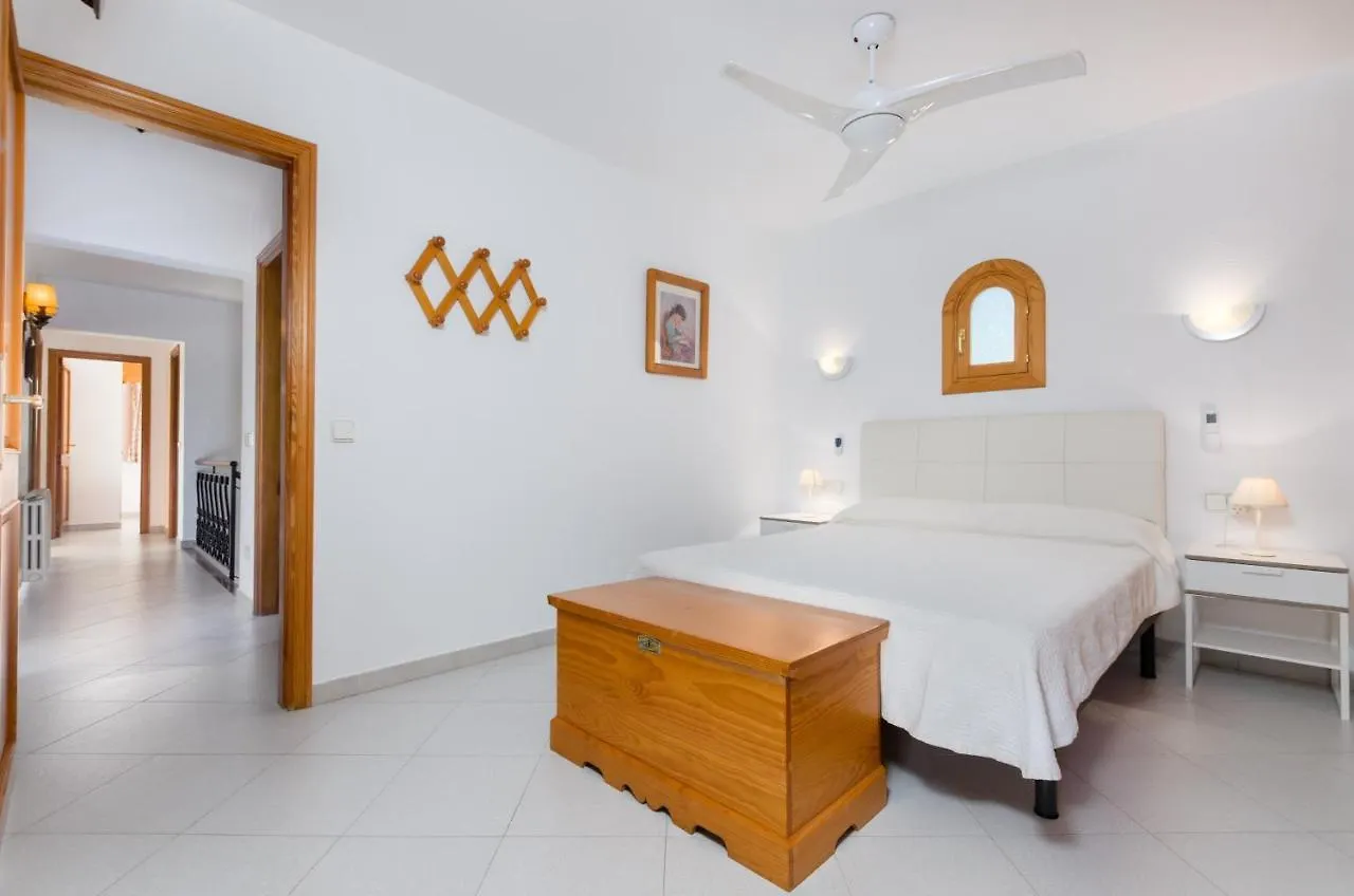 Yourhouse Binifat Andratx 0*,